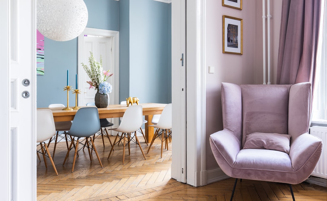 Comment réussir une décoration bohème chic sans surcharger l'espace